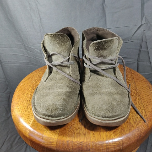 clarks olive desert boot